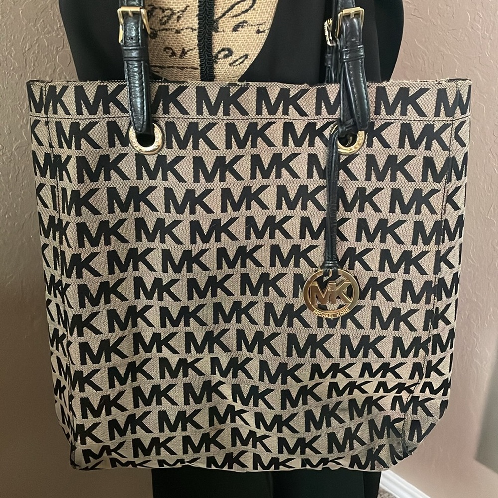 Michael Kors signature tote